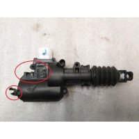Das Antrieb der Motorhaube einer elektrischen Öffnung mit Schäden an Tesla Modell 3, Modell Y 1500398-00-D