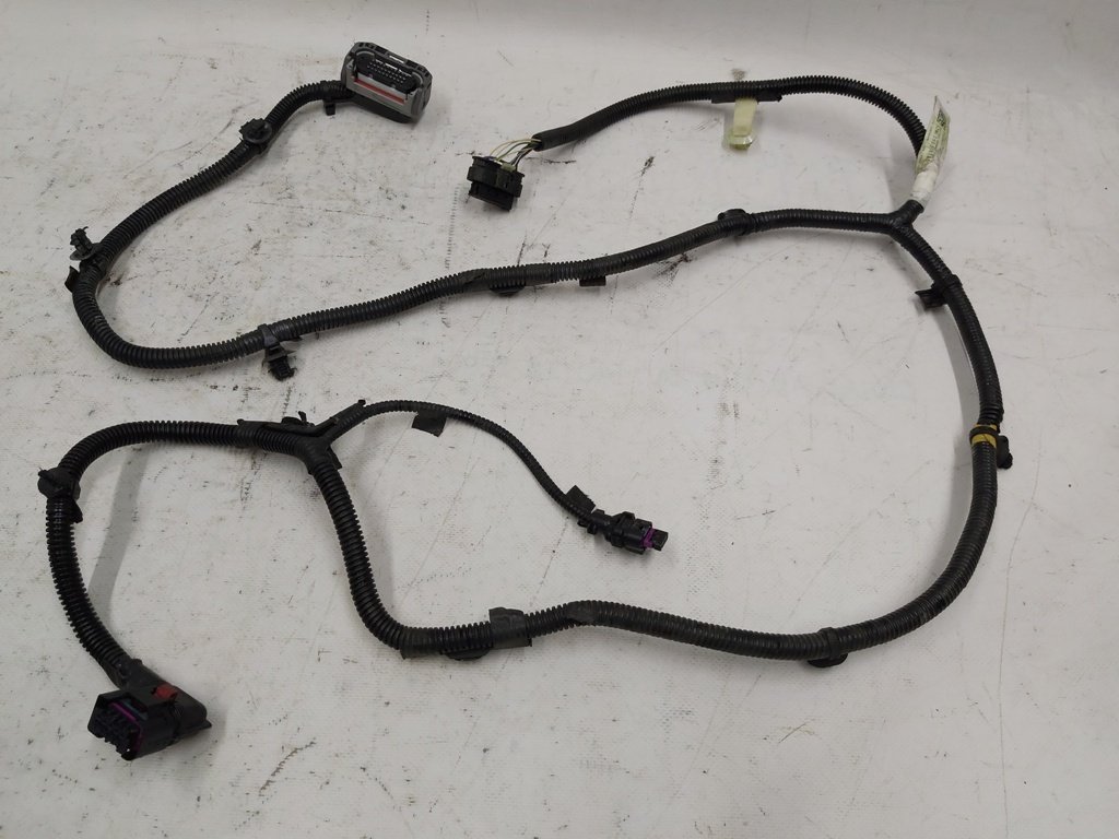 1 Tesla Model 3 1068769-01-D