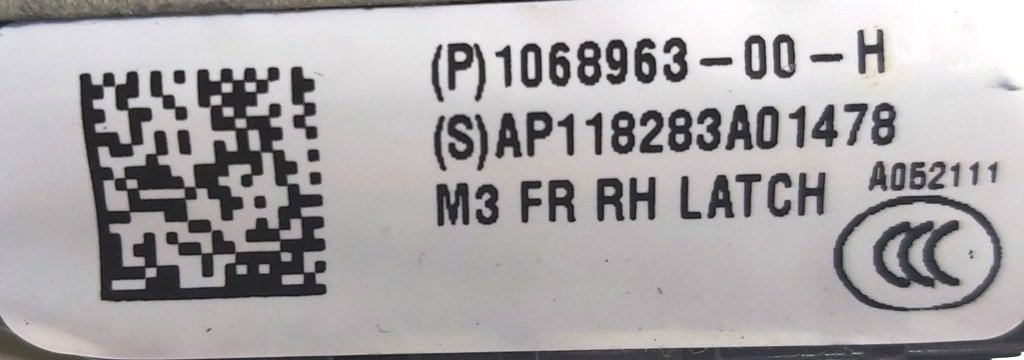 1 M3 FR RH LATCH Tesla model 3 1068963-00-M