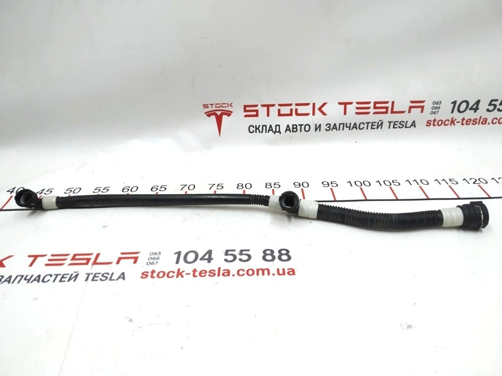 1 メインバッテリー冷却システムパイプ右 RWD テスラモデル 3 モデル Y 1077576-00-E