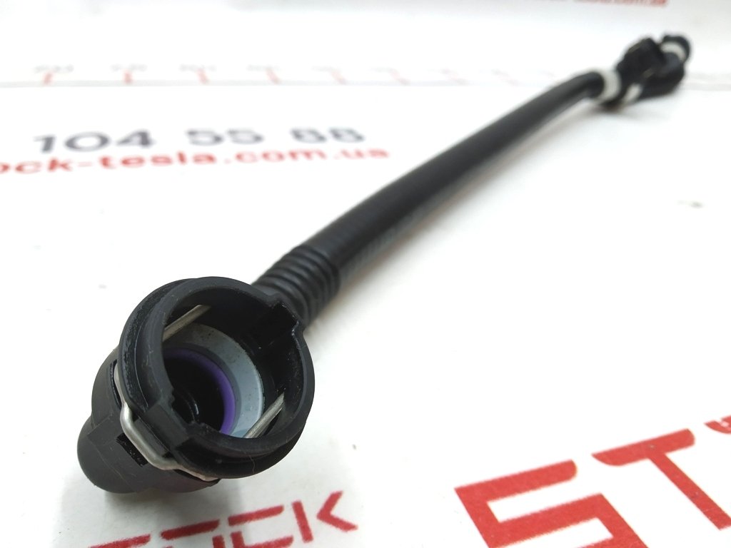 1 メインバッテリー冷却システムパイプ右 RWD テスラモデル 3 モデル Y 1077576-00-E