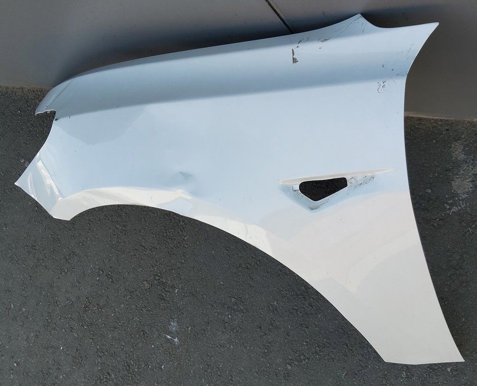 1 Parafango anteriore sinistro PPSW con danni Tesla modello 3 1081401-11-D