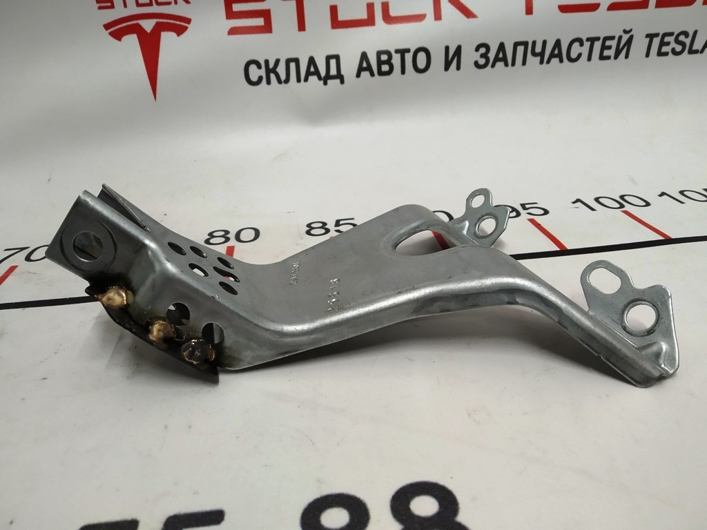 19 Skærmbeslag venstre Tesla model 3, model Y 1100561-00-E