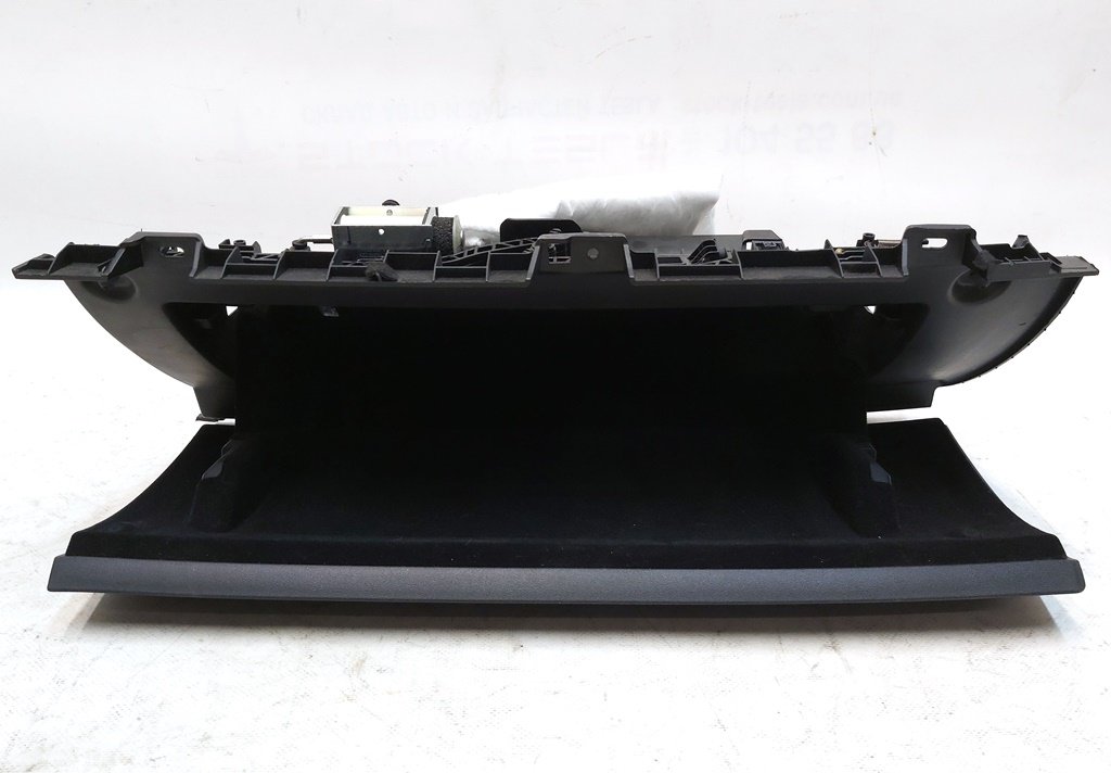 4 Бардачок (бардачок для рукавичок) BLK BASE Tesla model 3, model Y 1083340-00-H