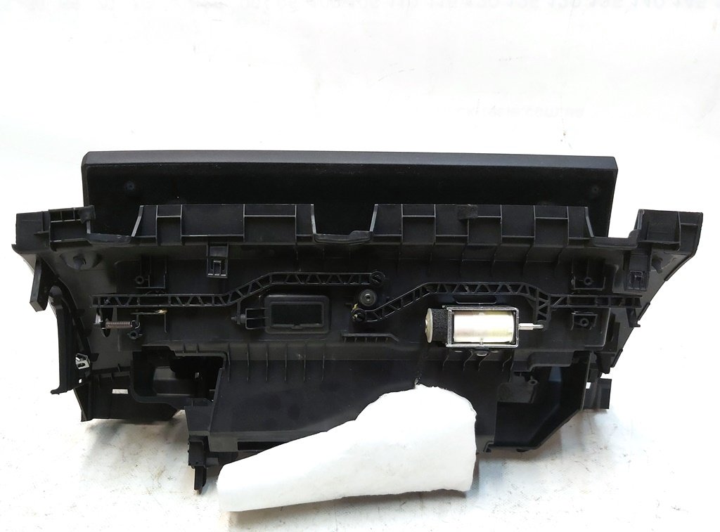 4 Бардачок (бардачок для рукавичок) BLK BASE Tesla model 3, model Y 1083340-00-H