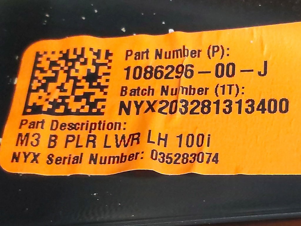2 Säulenpolster B unten links Tesla Modell 3 1086296-00-J