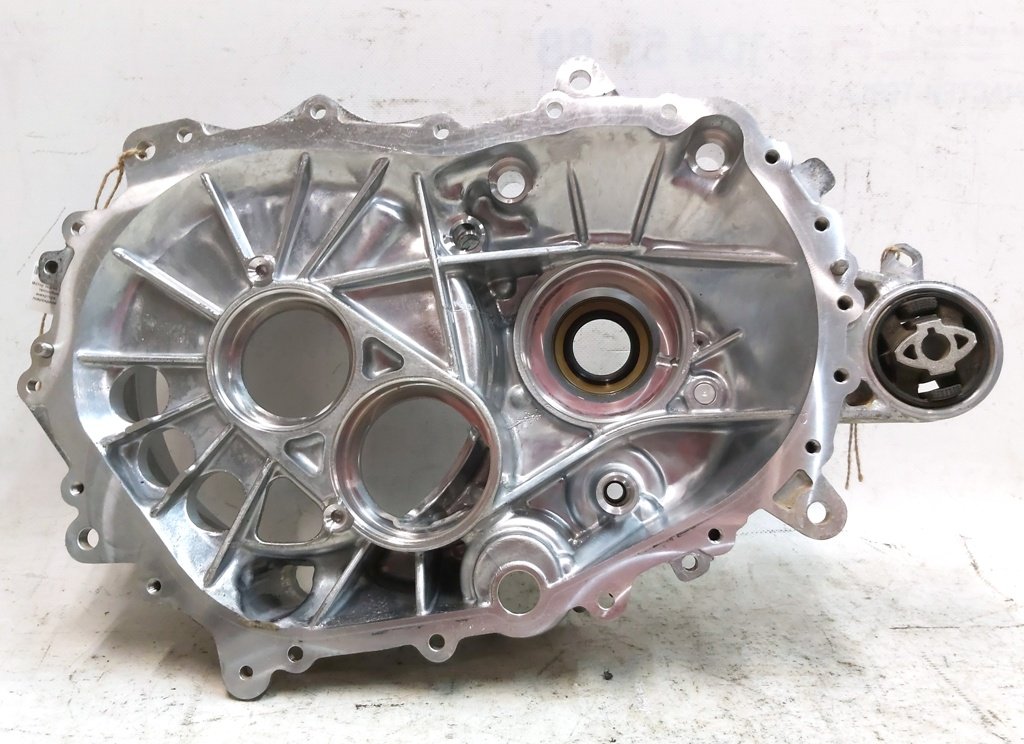 1 Rear motor gearbox crankcase MOSFET on rotor side Tesla model 3 1120980 1120990