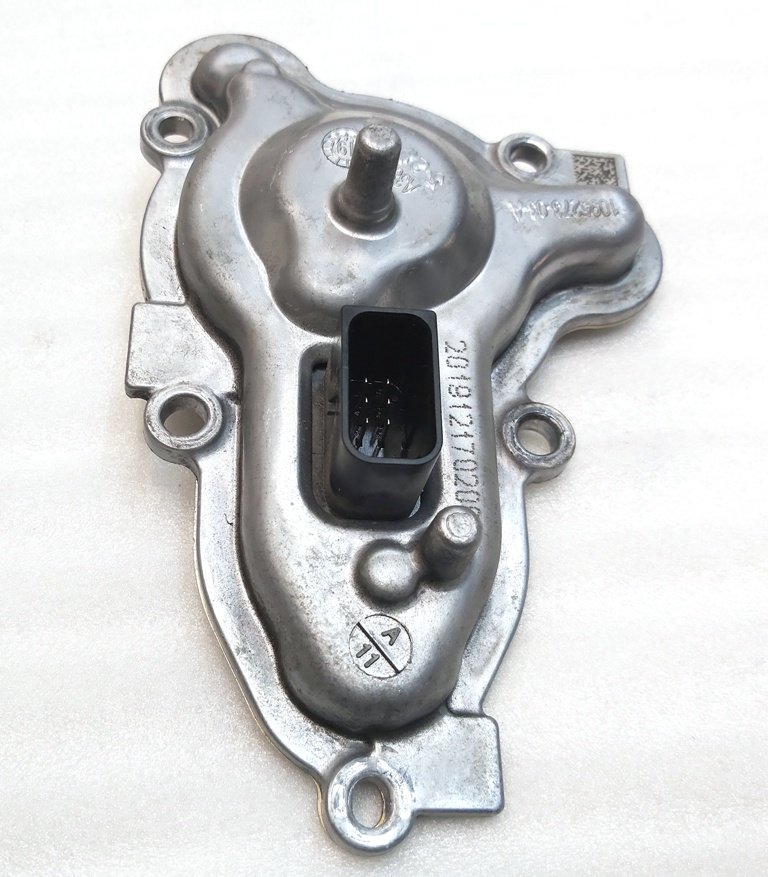 4 Rear front motor resolver cover (assembly) Tesla Model 3, Model Y 1092145-00-D