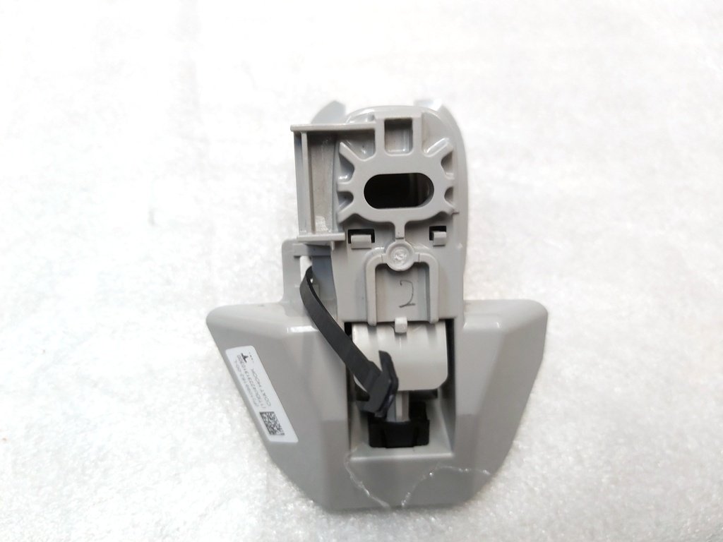 10 Gancio guardaroba sinistro Tesla modello 3 1099162-00-J
