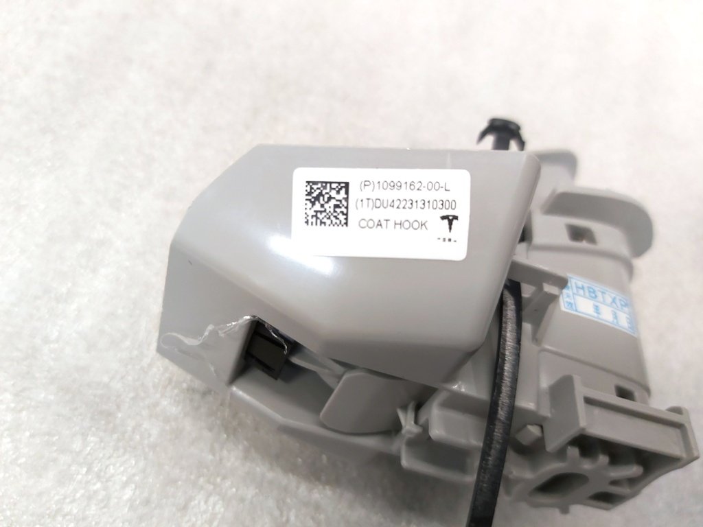 10 Gancio guardaroba sinistro Tesla modello 3 1099162-00-J