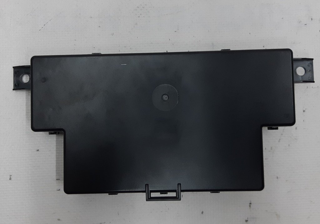 21 Electronic key interaction unit (SECURITY CONTROLLER) Tesla model 3 1100241-00-G
