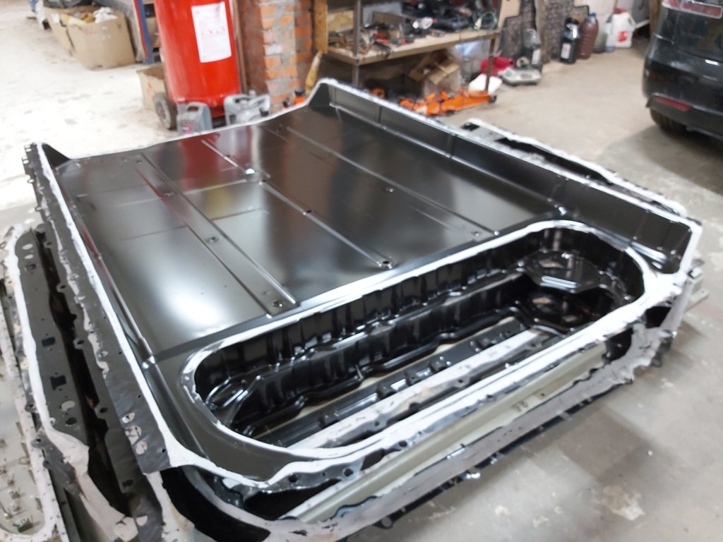 Deksel øvre hovedbatteri Tesla modell 3 1104428-00-T