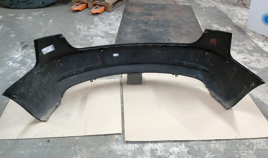 1 Paraurti posteriore per 6 sensori di parcheggio (assemblato) senza catarifrangenti PBSB (danneggiato) Tesla modello 3 1108905-S1-A