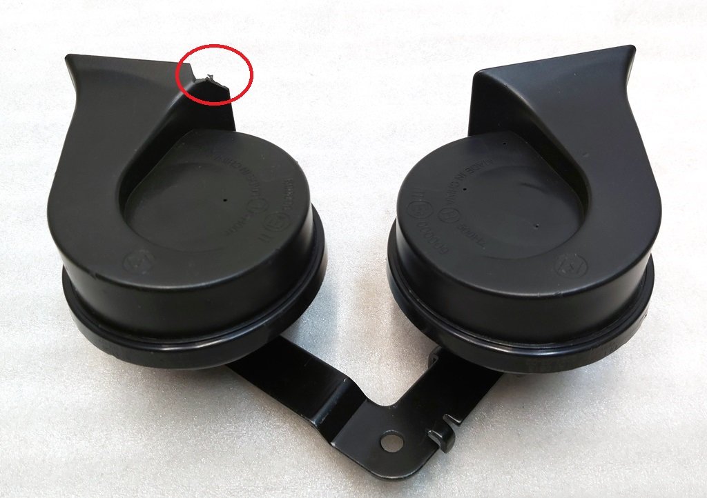 7 Horn Assembly complete with mount, body damage Tesla Model 3, Model Y (1486943-00-A) 1507242-00-B