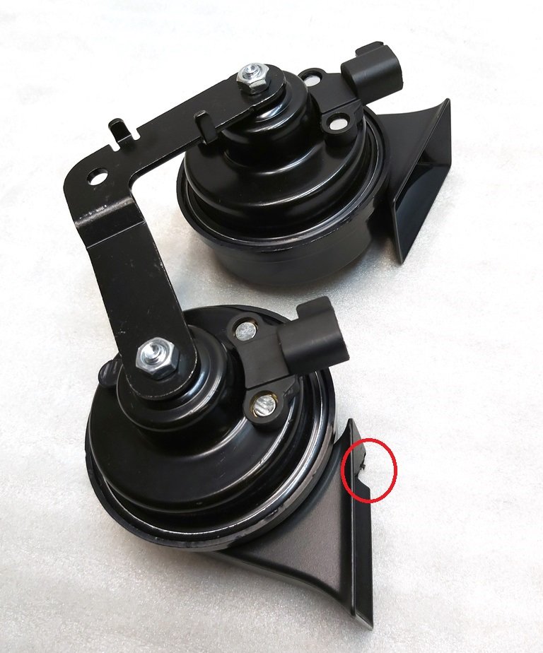 7 Horn Assembly complete with mount, body damage Tesla Model 3, Model Y (1486943-00-A) 1507242-00-B