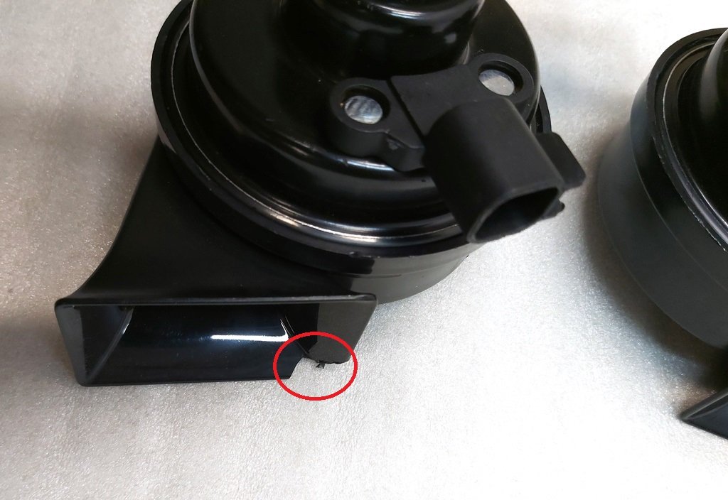 7 Horn Assembly complete with mount, body damage Tesla Model 3, Model Y (1486943-00-A) 1507242-00-B