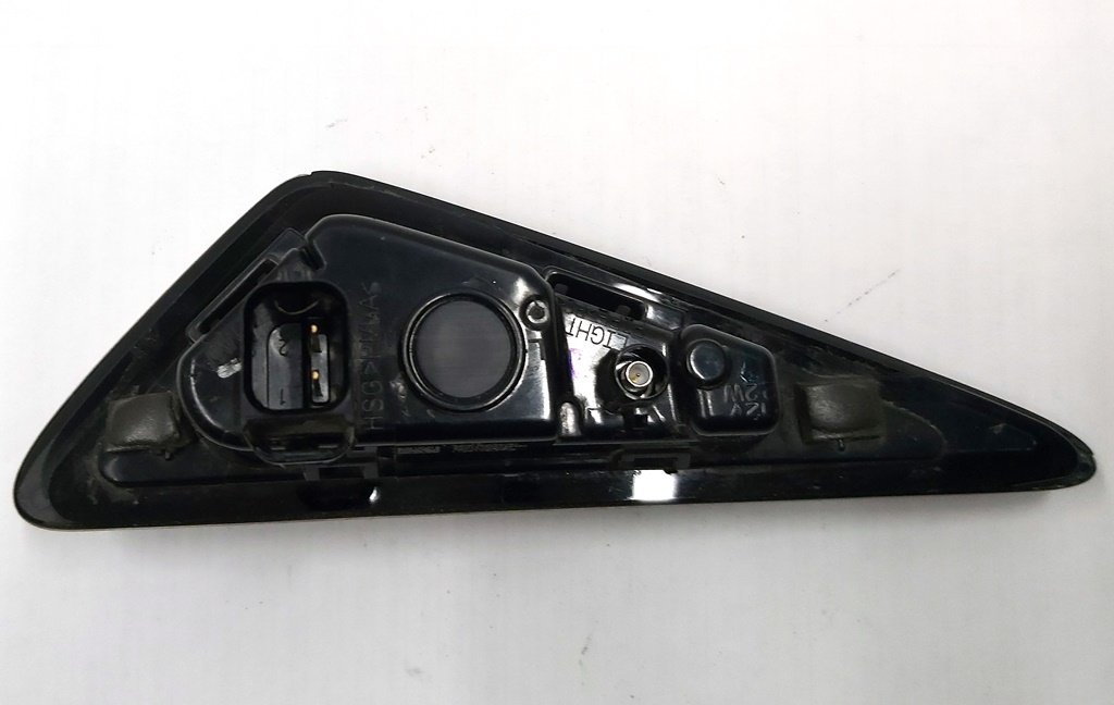 6 Blinkerrepeater links (Kamera) AP2.5 und höher Tesla Modell 3 1125106-00-E