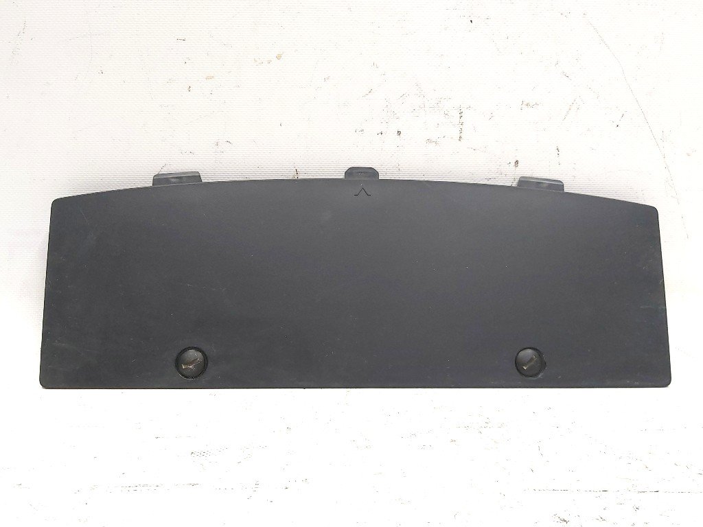 8 TRAILER HITCH COVER ASSEMBLY - REAR FASCIA BASE Tesla model 3 1460156-00-A