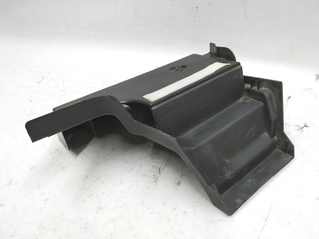 10 行李架覆盖物的固定臂离开特斯拉模型 3 1470967-00-A