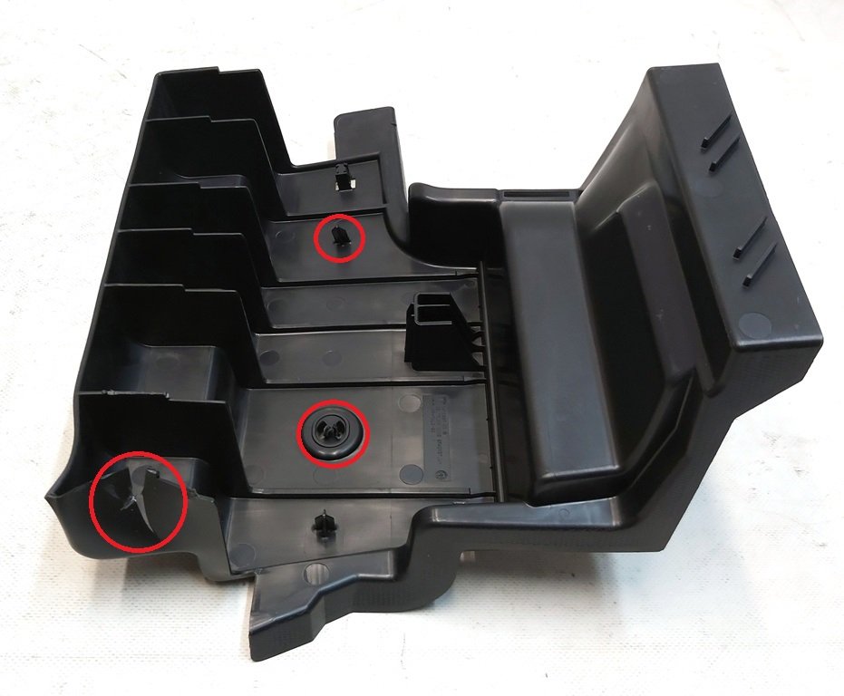 10 左后备箱装饰安装支架 Tesla 型号 3 1470967-00-B