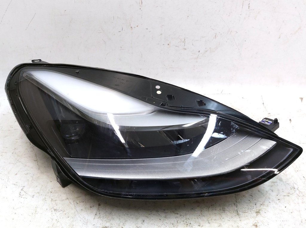 2 Farol direito UP LEVEL (EUA) danificado, não funciona, pequenos arranhões Tesla Model 3, Model Y 1514953-00-C