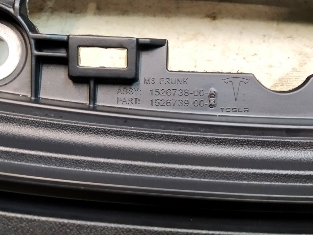 8 Бокс підкапотний (ванна) REST (2021) Tesla Model 3 1526738-00-B