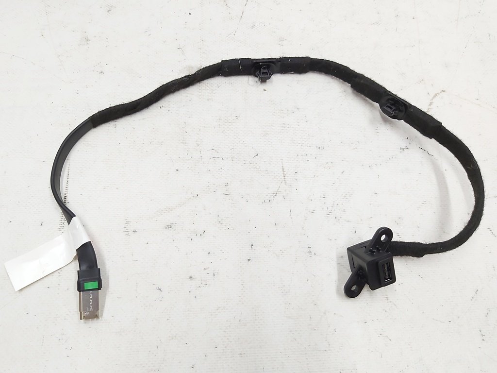 4 USB HYBRID CABLE, LHD Tesla model 3, model Y 1083340-00