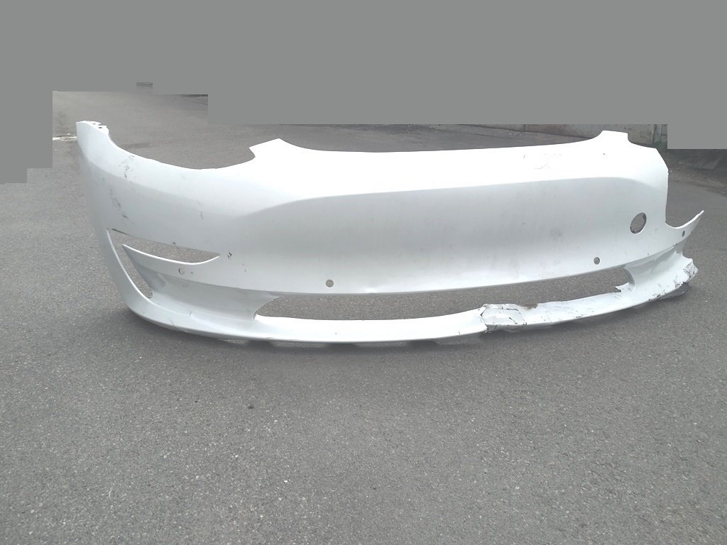 1 Paraurti anteriore senza supporti sensore di parcheggio con danni PEARL WHITE MULTI-COAT-PPSW Tesla Model 3 1916697-S3-A