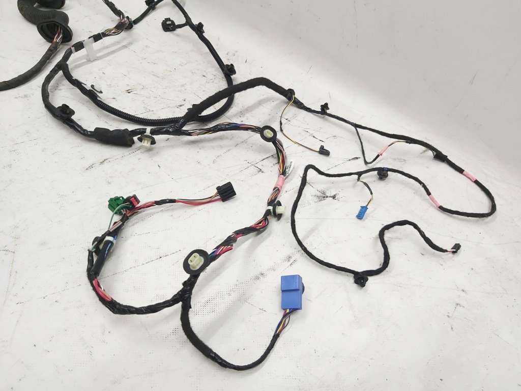 2 Front Right Door Wiring PREMIUM Tesla model 3 2067963-00-A