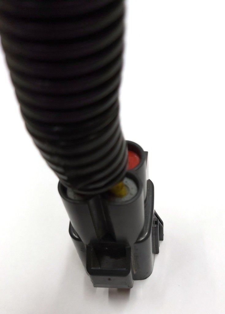 4 Connector (chip) of the cooling system fan YAZAKI 7282-5595-10 X525/4pin Tesla model 3 1067964-02-F