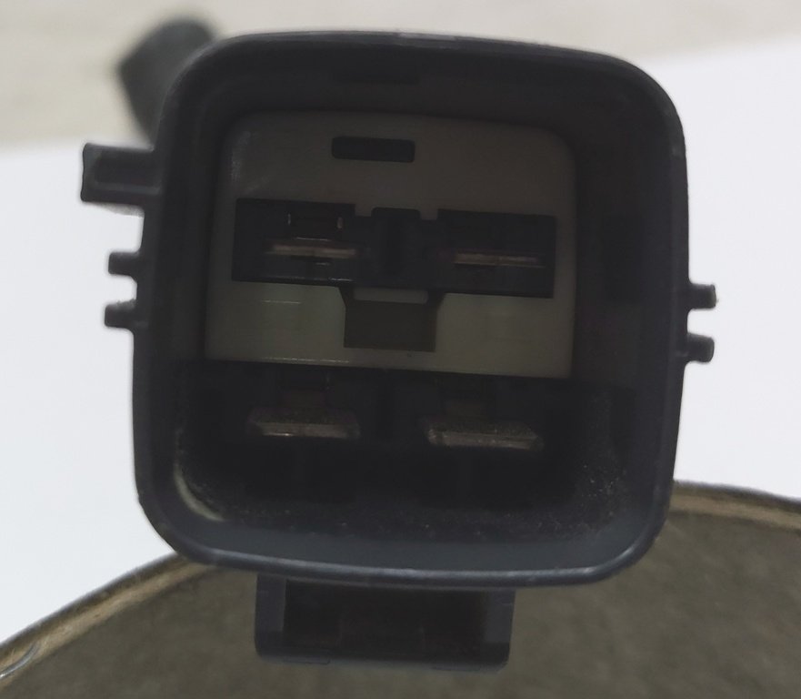 4 Connector (chip) of the cooling system fan YAZAKI 7282-5595-10 X525/4pin Tesla model 3 1067964-02-F