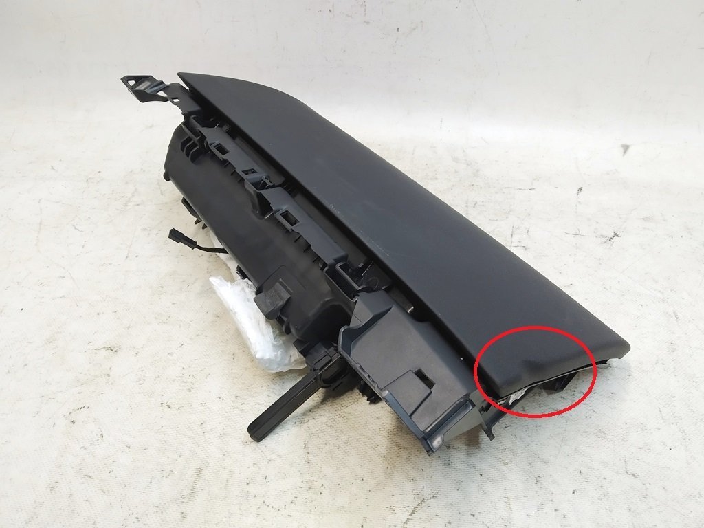 4 Бардачок (ящик для рукавичок) BLK BASE з пошкодженням Tesla model 3, model Y 1083340-00-H