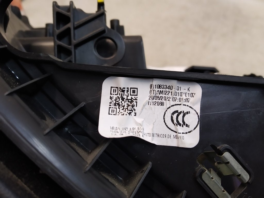 4 Бардачок (ящик для рукавичок) BLK BASE з пошкодженням Tesla model 3, model Y 1083340-00-H