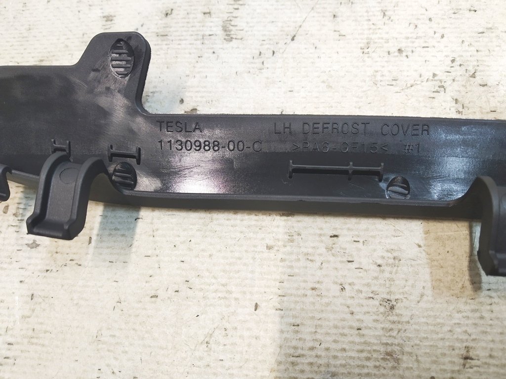 24 왼쪽 어뢰 레일 Tesla Moodel Y 1130988-00-C
