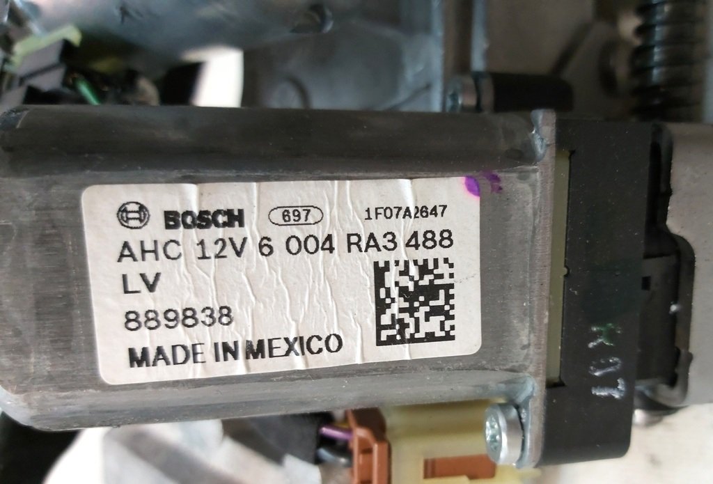 2 ELECTRIC STEERING COLUMN, LHD damaged Tesla model Y 118881100D