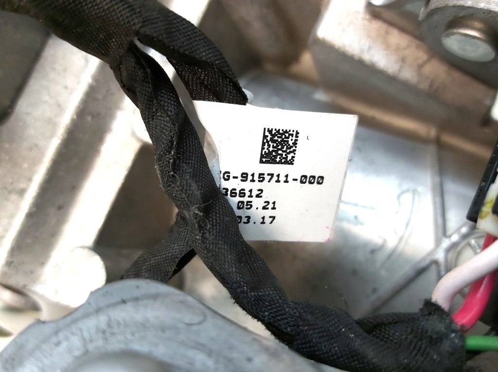 2 ELECTRIC STEERING COLUMN, LHD damaged Tesla model Y 118881100D