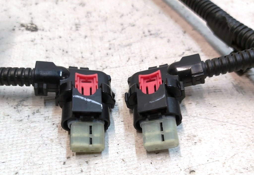 2 Kabling bak støtfanger (6 parkeringssensorer) Tesla modell Y 1489046-00-C