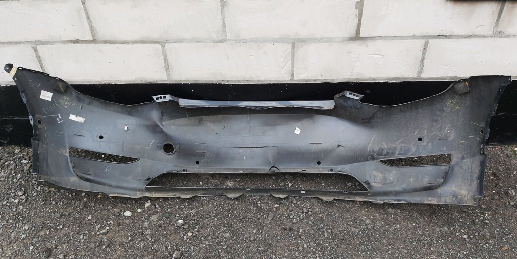 1 Paraurti anteriore PMNG con danni Tesla modello Y 1493736-S4-A