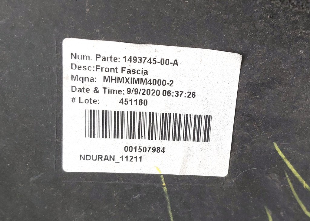 1 Paraurti anteriore PMNG con danni Tesla modello Y 1493736-S4-A