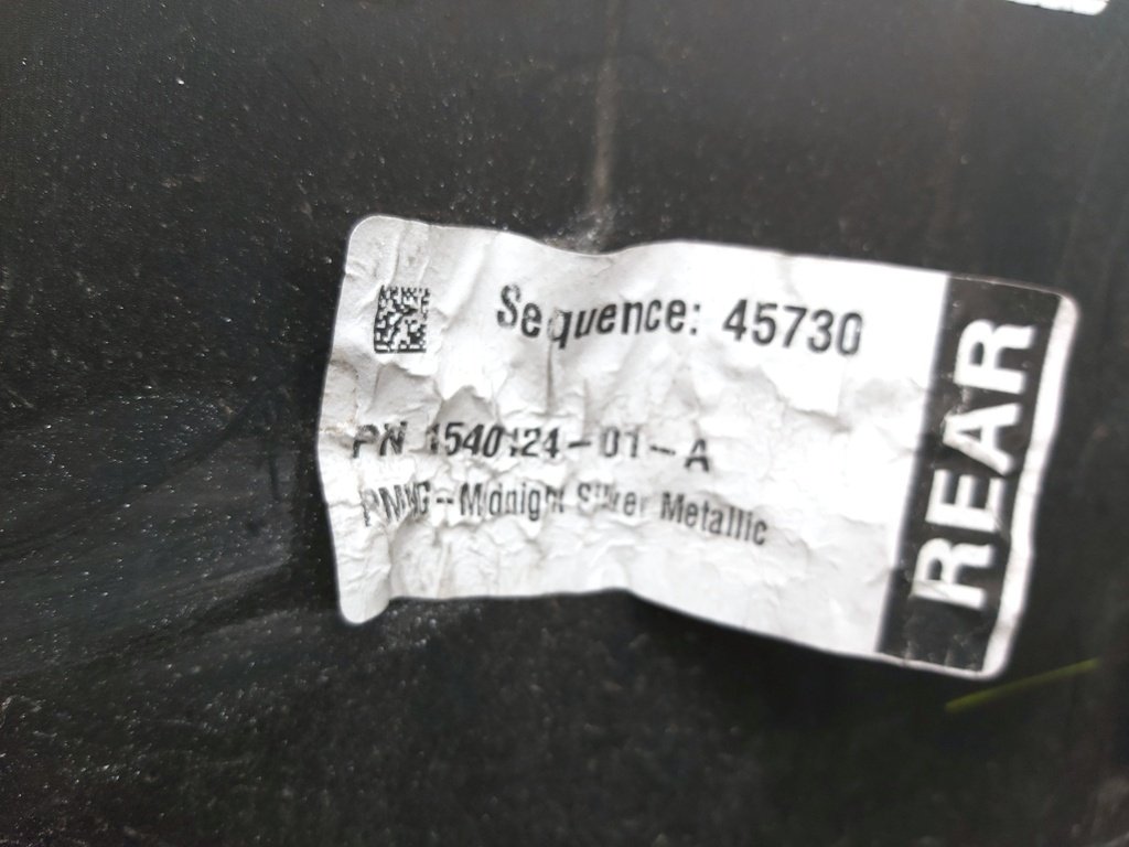 1 リアバンパー MIDNIGHT SILVER METALLIC- PMNG テスラ モデル Y 1540124-01-A 1493735-S4-A
