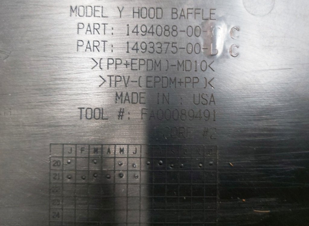 1 フード デフレクター (アンダーフード ライニング) AWD 損傷テスラ モデル Y 1494088-00-A