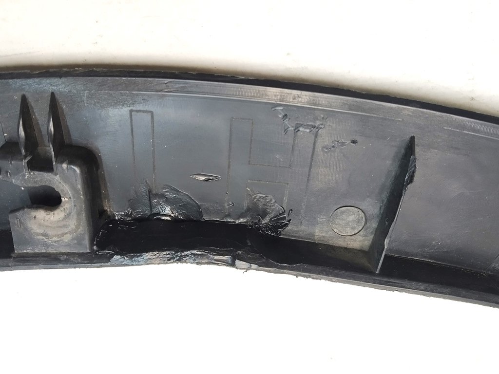 8 Kunststof spatbordbekleding linksvoor Tesla Model Y 1494185-00-C