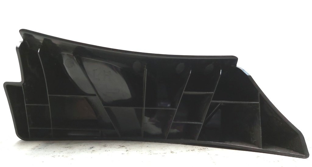 7 Základna krytu sloupku C vlevo dole Tesla model Y 1494625-00-C