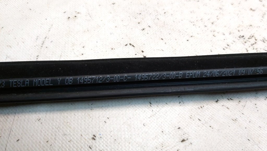 2 뒤 좌측 외부 도어 몰딩 BLACK Tesla Model Y 1495720-00-E, 1495720-40-E