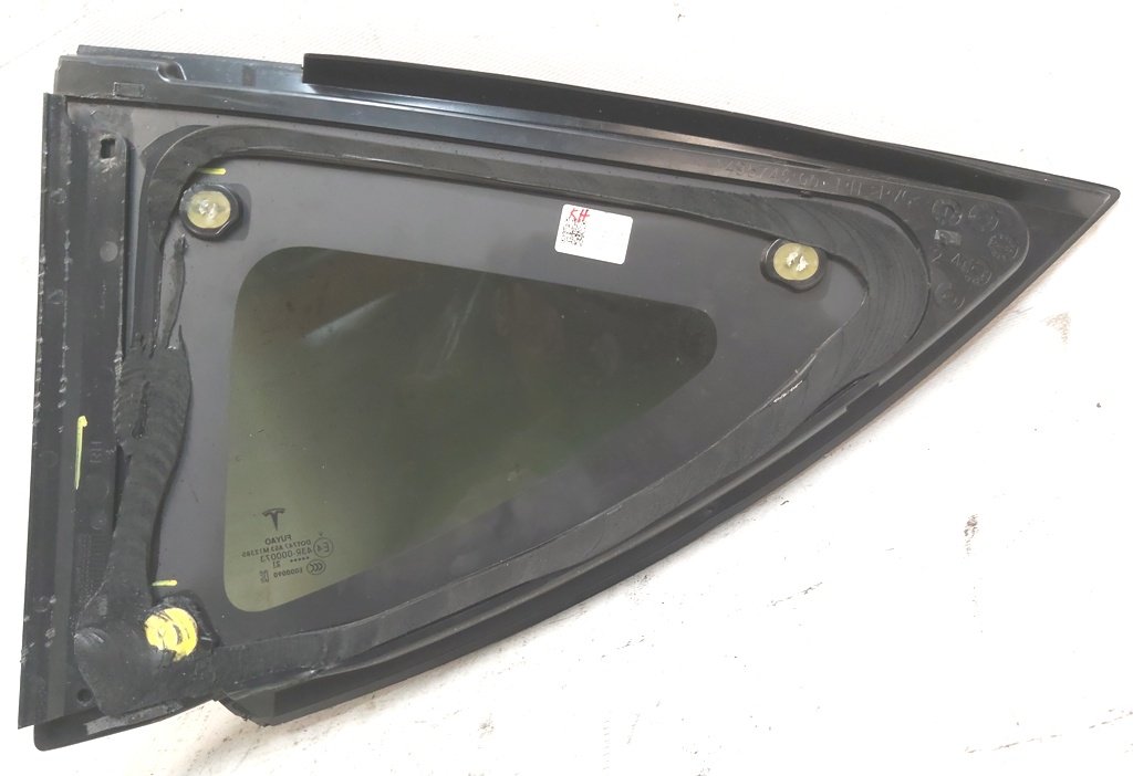 3 뒤 우측 윙 글래스(창) Tesla Model Y 1495741-00-E