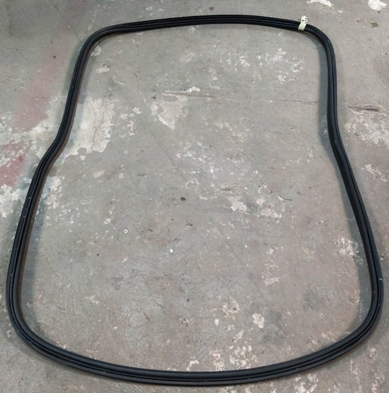 1 Rear boot seal with damage Tesla model Y 1497681-00-B