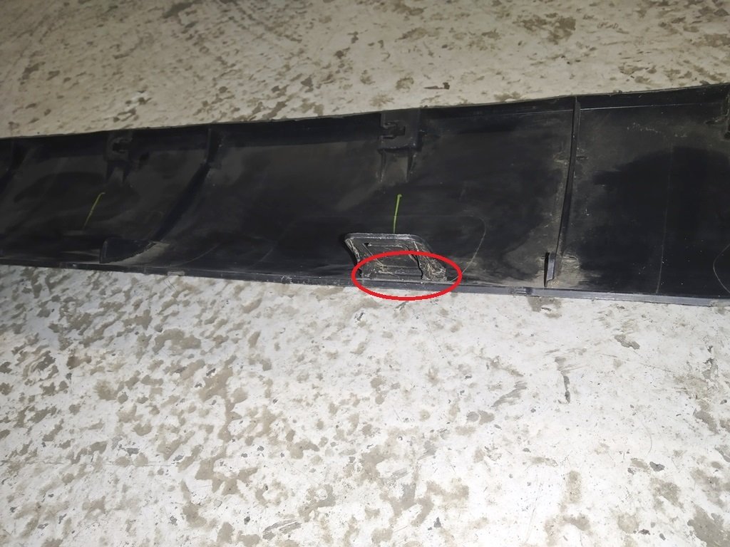 2 Dørterskel høyre vippepanel (strukturell) skadet Tesla modell Y 1497744-00-B
