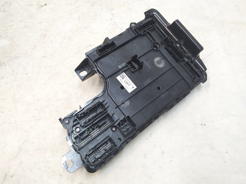 2 Carrocería controlador lado izquierdo PREM REV02 Tesla modelo Y 1497847-02-D