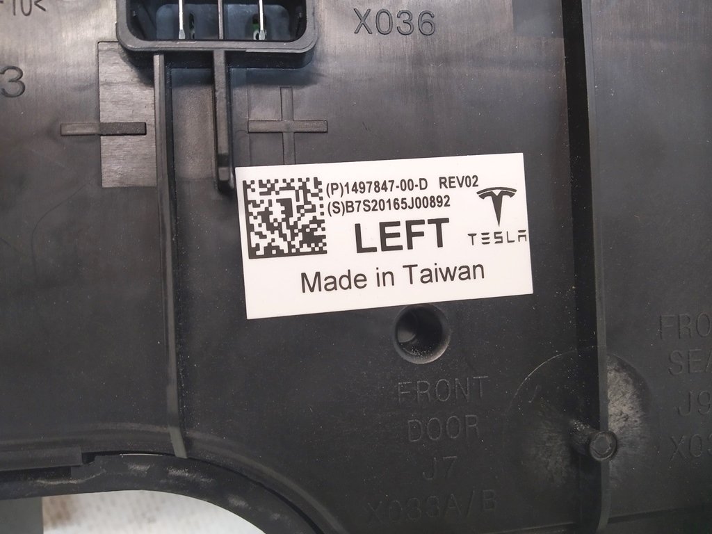 2 Carrocería controlador lado izquierdo PREM REV02 Tesla modelo Y 1497847-02-D