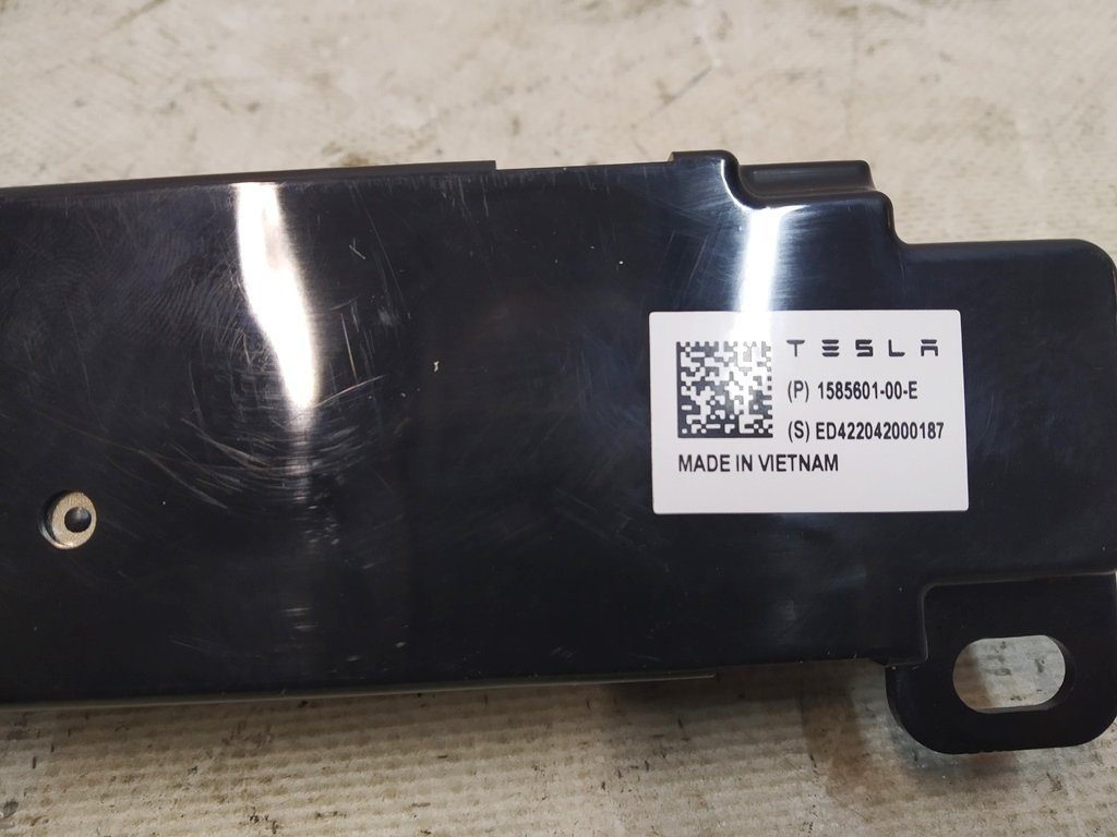 1 Antenna WI-FI Tesla Modello 3, Modello Y 1585601-00-E
